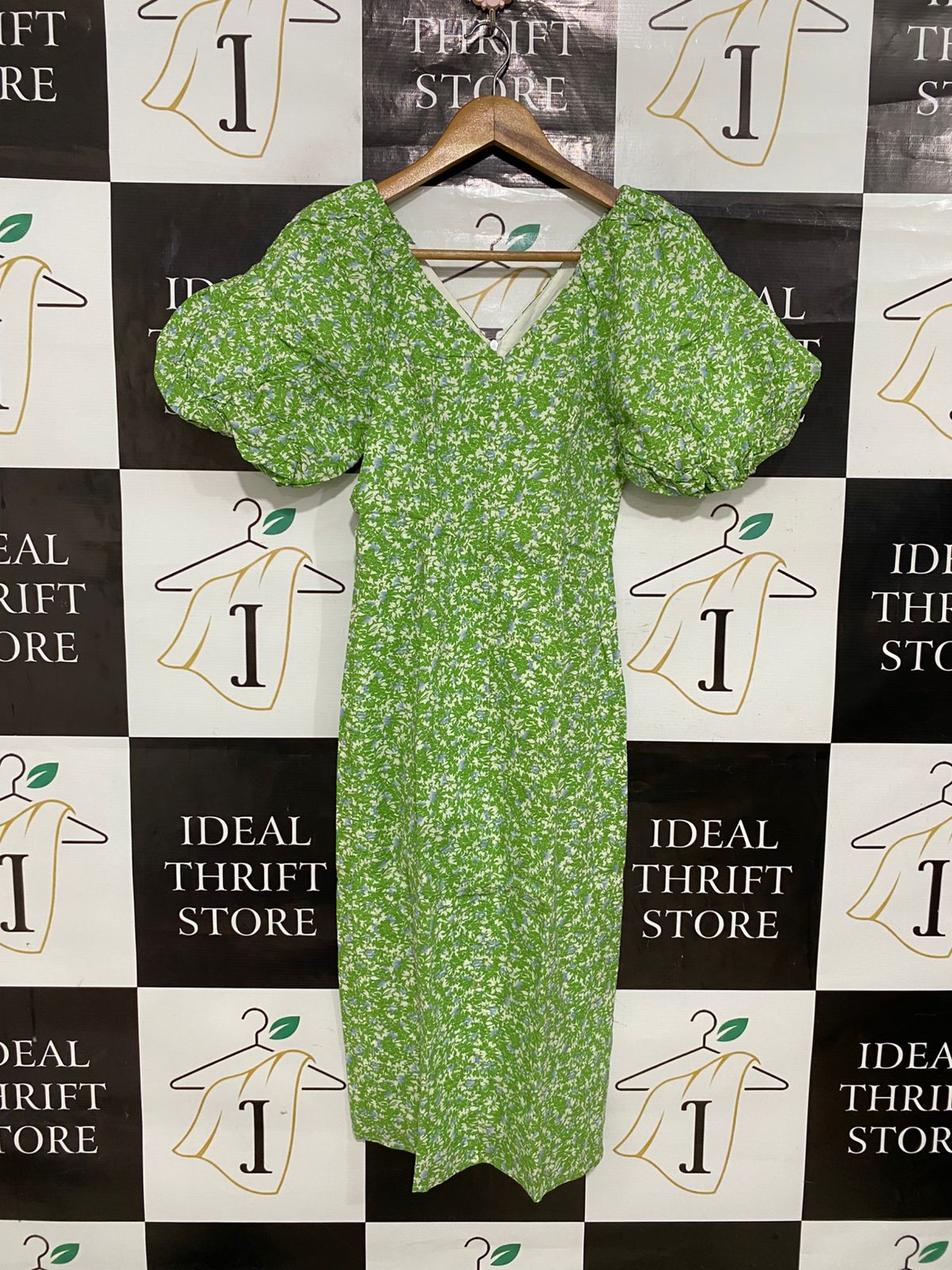 URBAN REVIVO |XS| BUST 14| A30| GREEN & WHITE MICRO-FLORAL PRINT PUFF-SLEEVE V-NECK MIDI DRESS
