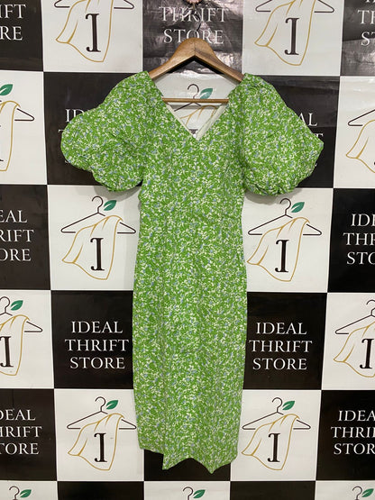URBAN REVIVO |XS| BUST 14| A30| GREEN & WHITE MICRO-FLORAL PRINT PUFF-SLEEVE V-NECK MIDI DRESS