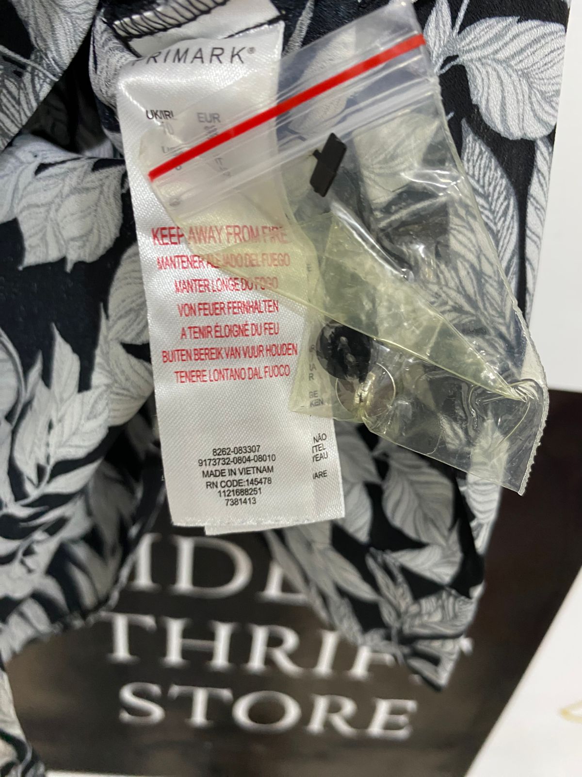 PRIMARK |M| BUST 19| A29| BLACK & WHITE BOTANICAL LEAF PRINT LONG-SLEEVE BUTTON-DOWN SHIRT