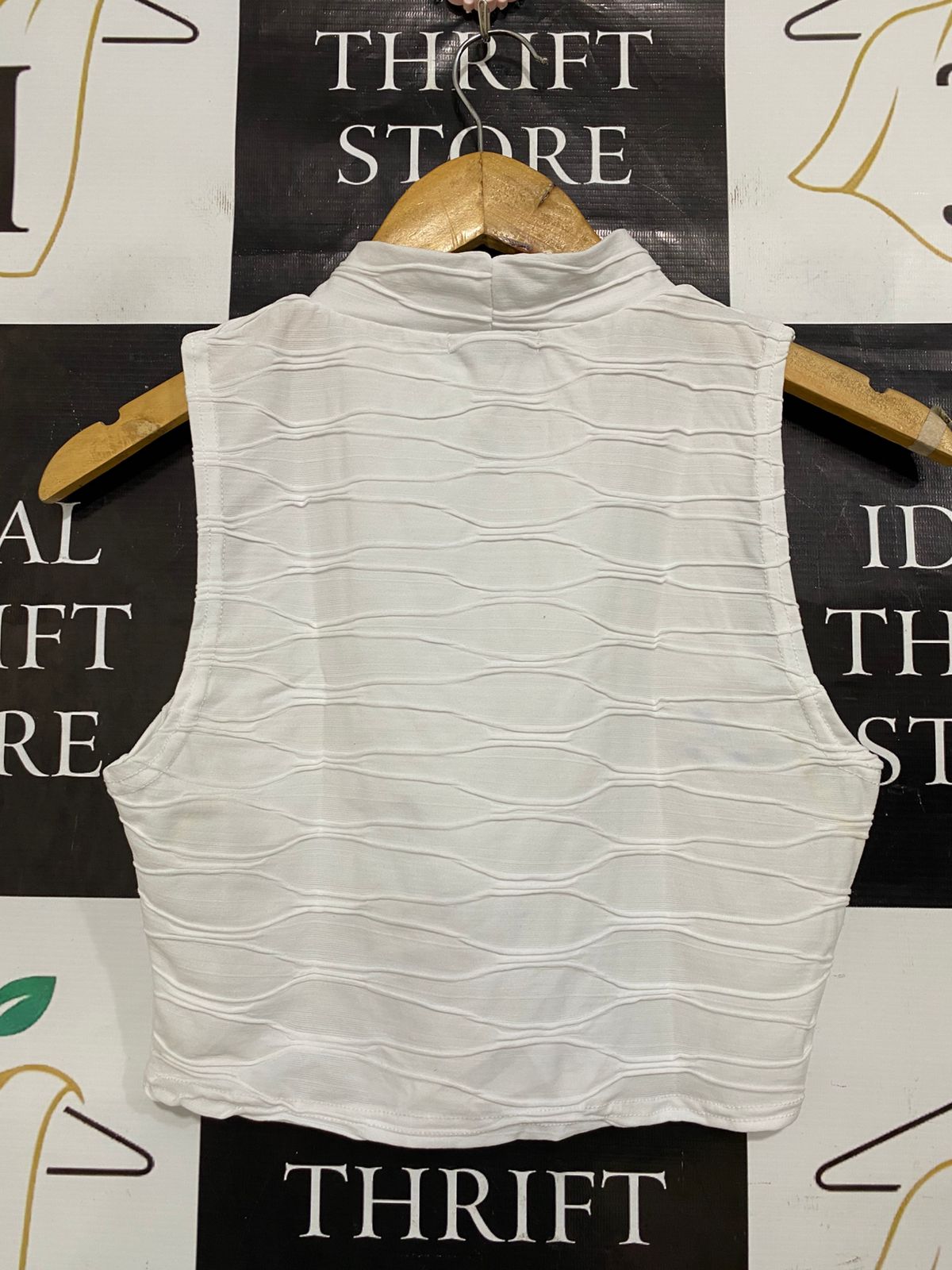 REBELLIOUS |S| BUST 15| A29| WHITE TEXTURED MOCK NECK SLEEVELESS CROP TOP