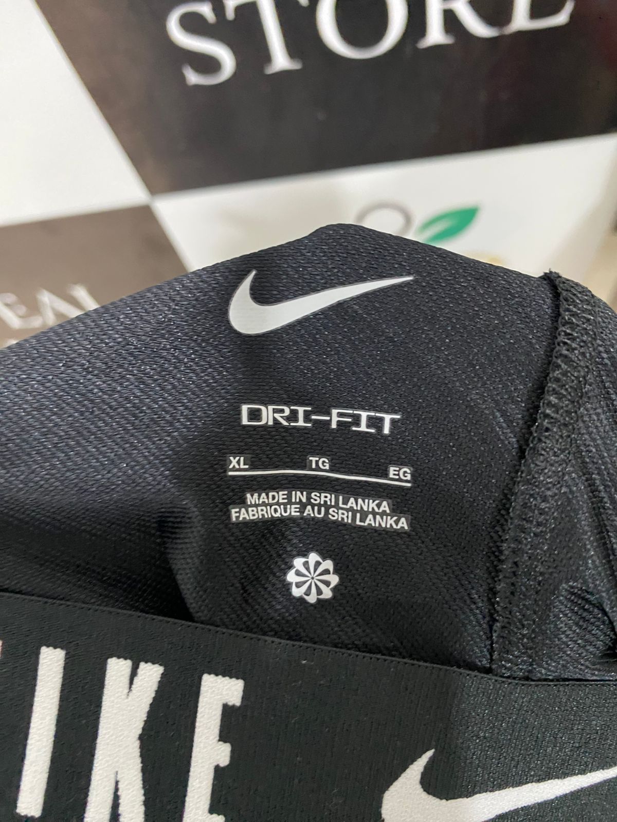 NIKE |XL| WAIST 28| A29| BLACK BRANDED WAISTBAND ATHLETIC RUNNING SHORTS