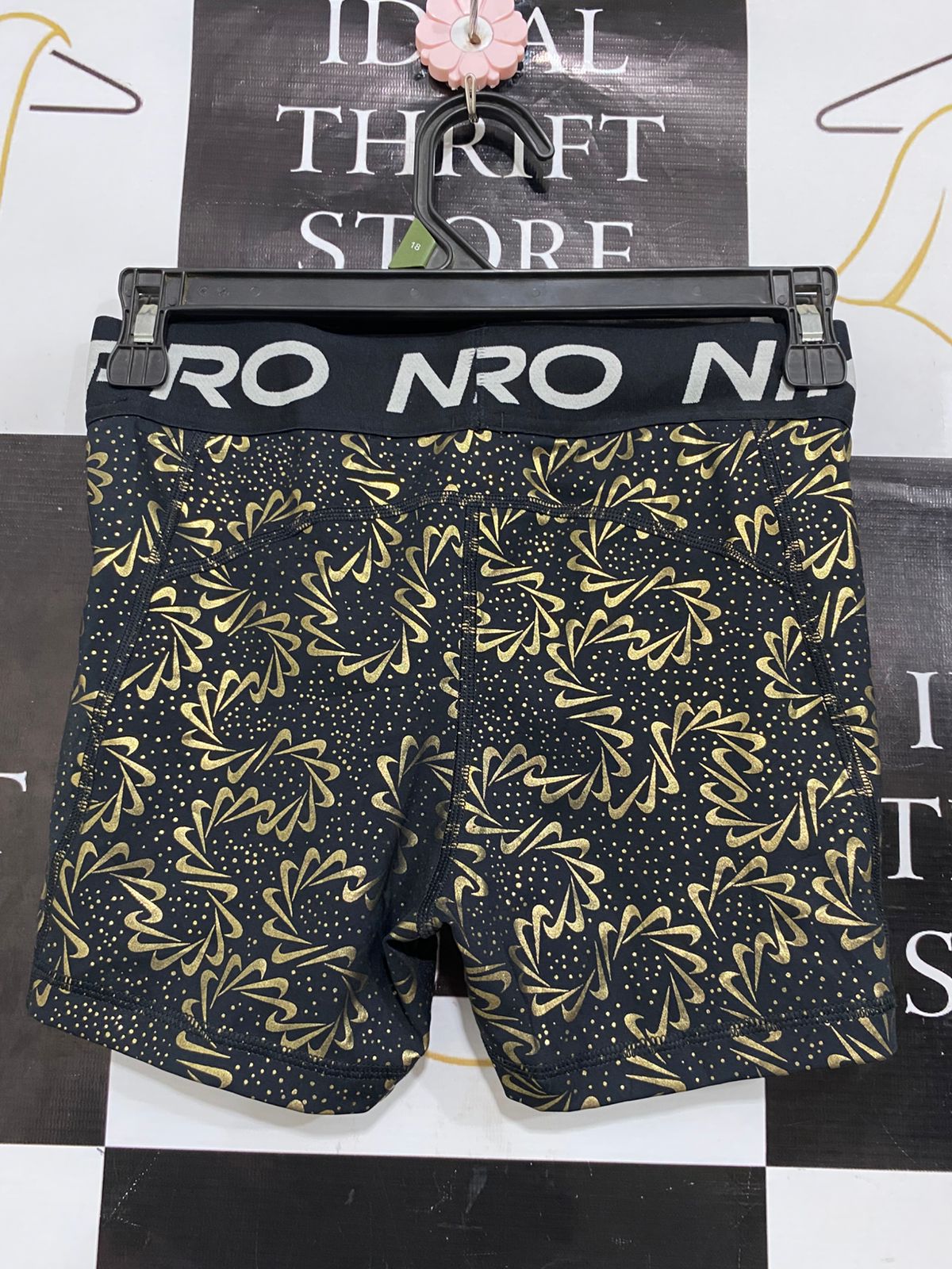NIKE PRO |S| WAIST 24| A29| BLACK & METALLIC GOLD SWOOSH-SWIRL ATHLETIC BIKER SHORTS