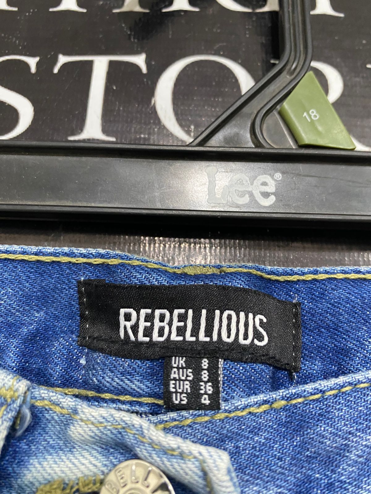 REBELLIOUS |M| WAIST 28| A29| LIGHT-WASH DISTRESSED HIGH-WAISTED STRAIGHT-LEG JEANS