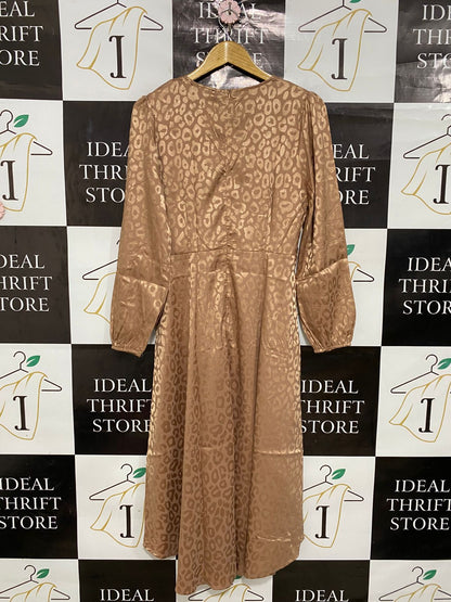 QUIZ |M| BUST 17| A29| GOLDEN-BROWN JACQUARD LEOPARD PRINT WRAP-FRONT HI-LOW MIDI DRESS