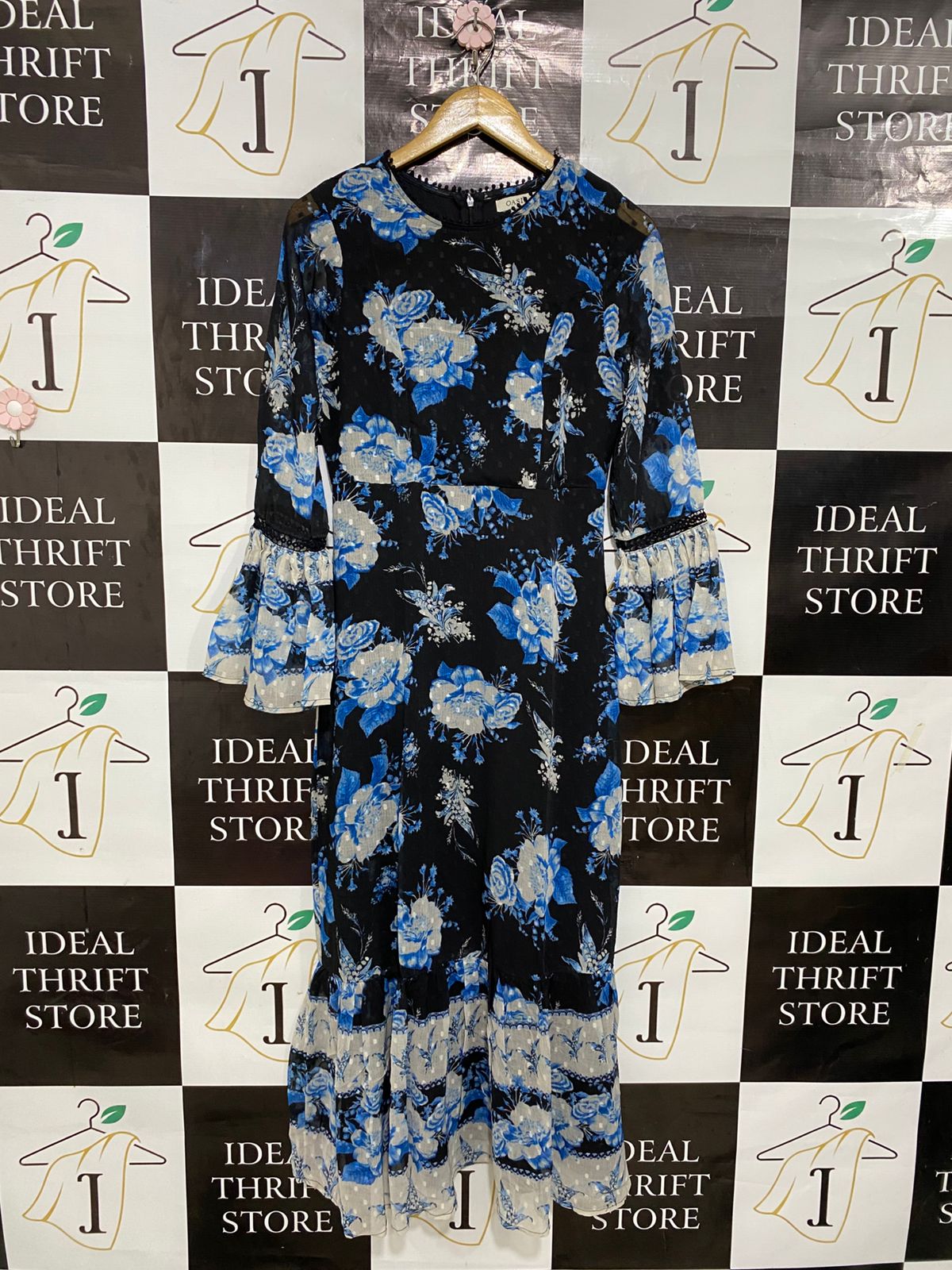 OASIS |M| BUST 16| A29| BLACK & BLUE FLORAL PRINT TIERED BELL-SLEEVE MIDI DRESS
