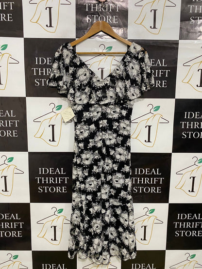 ANTHEA CRAWFORD |M| BUST 16| A31| BLACK & WHITE FLORAL LACE V-NECK RUFFLE MIDI DRESS