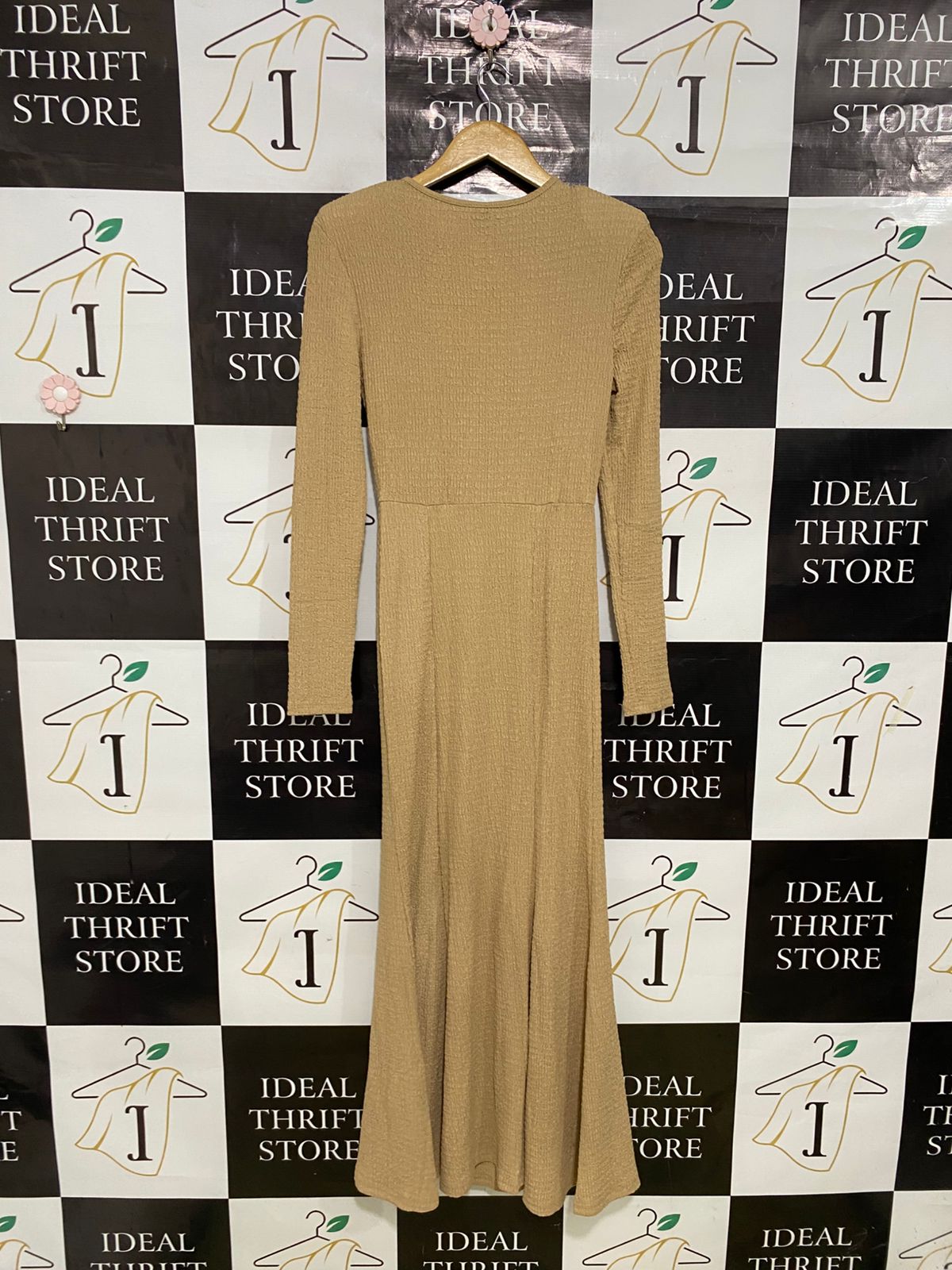 SHEIN |S| BUST 15| A31| CAMEL TEXTURED KEYHOLE LONG-SLEEVE MIDI DRESS