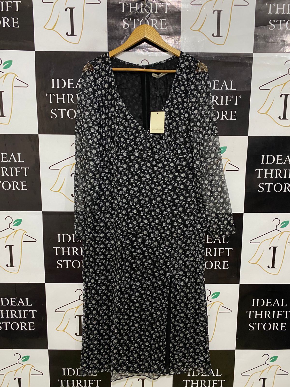 THE EAST ORDER |L| BUST 17| A31| BLACK & WHITE FLORAL PRINT V-NECK LONG-SLEEVE SLIT MIDI DRESS