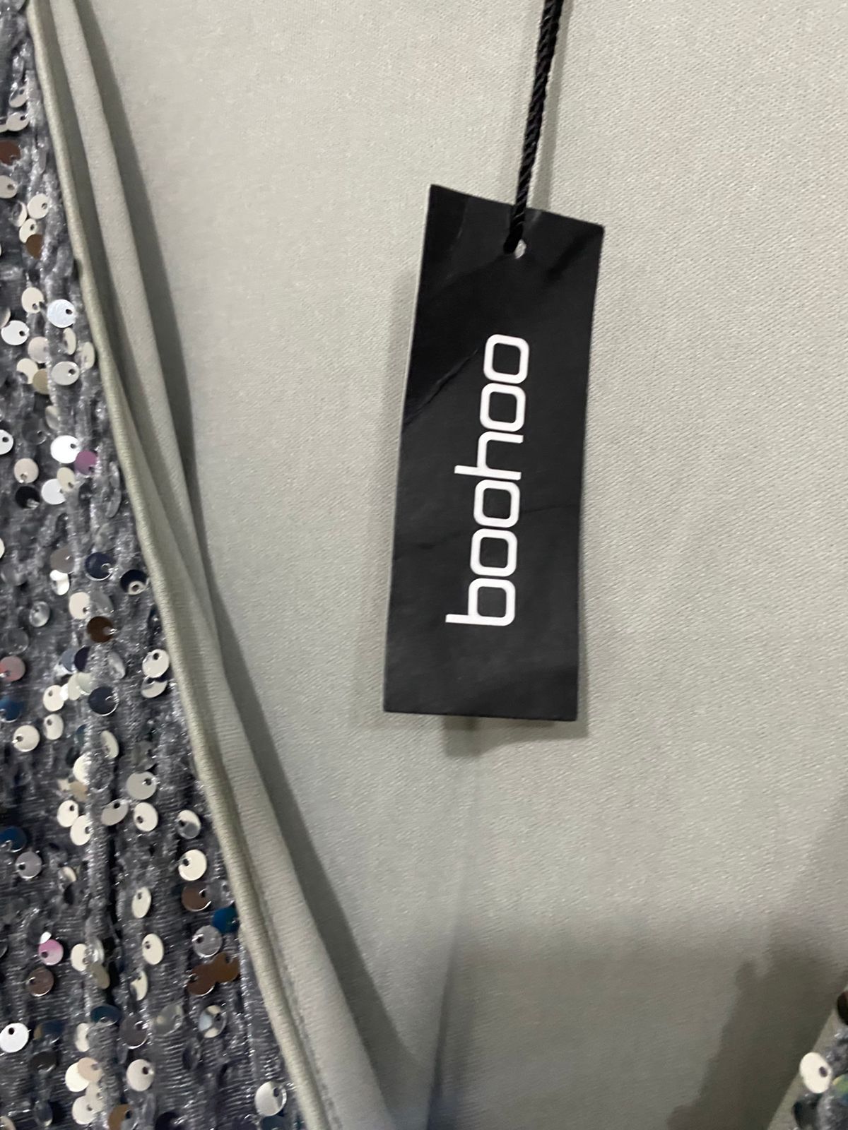 BOOHOO |XL| BUST 23| A31| SAGE & SILVER SEQUIN V-NECK LONG-SLEEVE MIDI DRESS