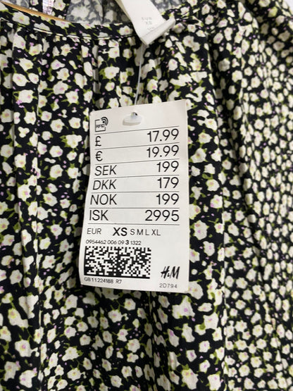 H&M |XS| BUST 21| A31| BLACK & WHITE DAISY FLORAL PRINT TIERED MINI DRESS