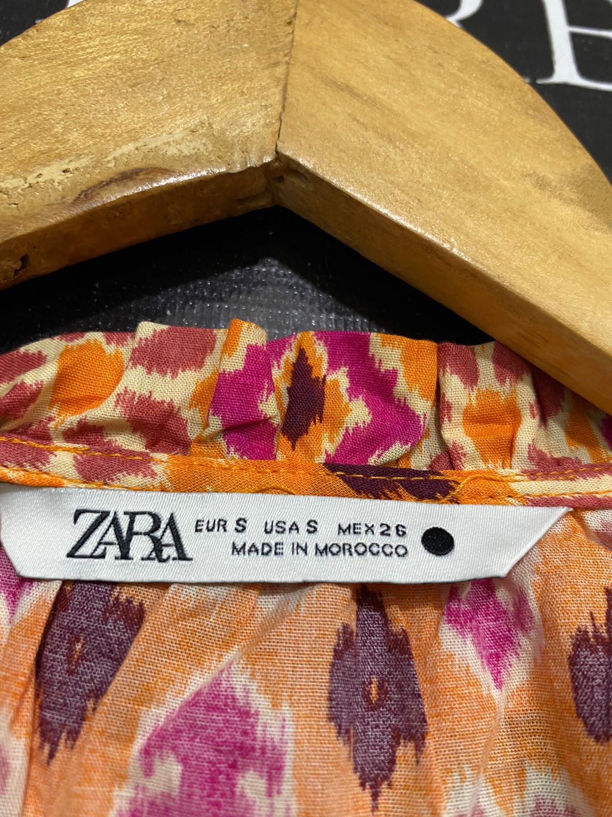 ZARA |S| BUST 18| A30| ORANGE & PINK GEOMETRIC TIE-NECK TIERED MIDI DRESS