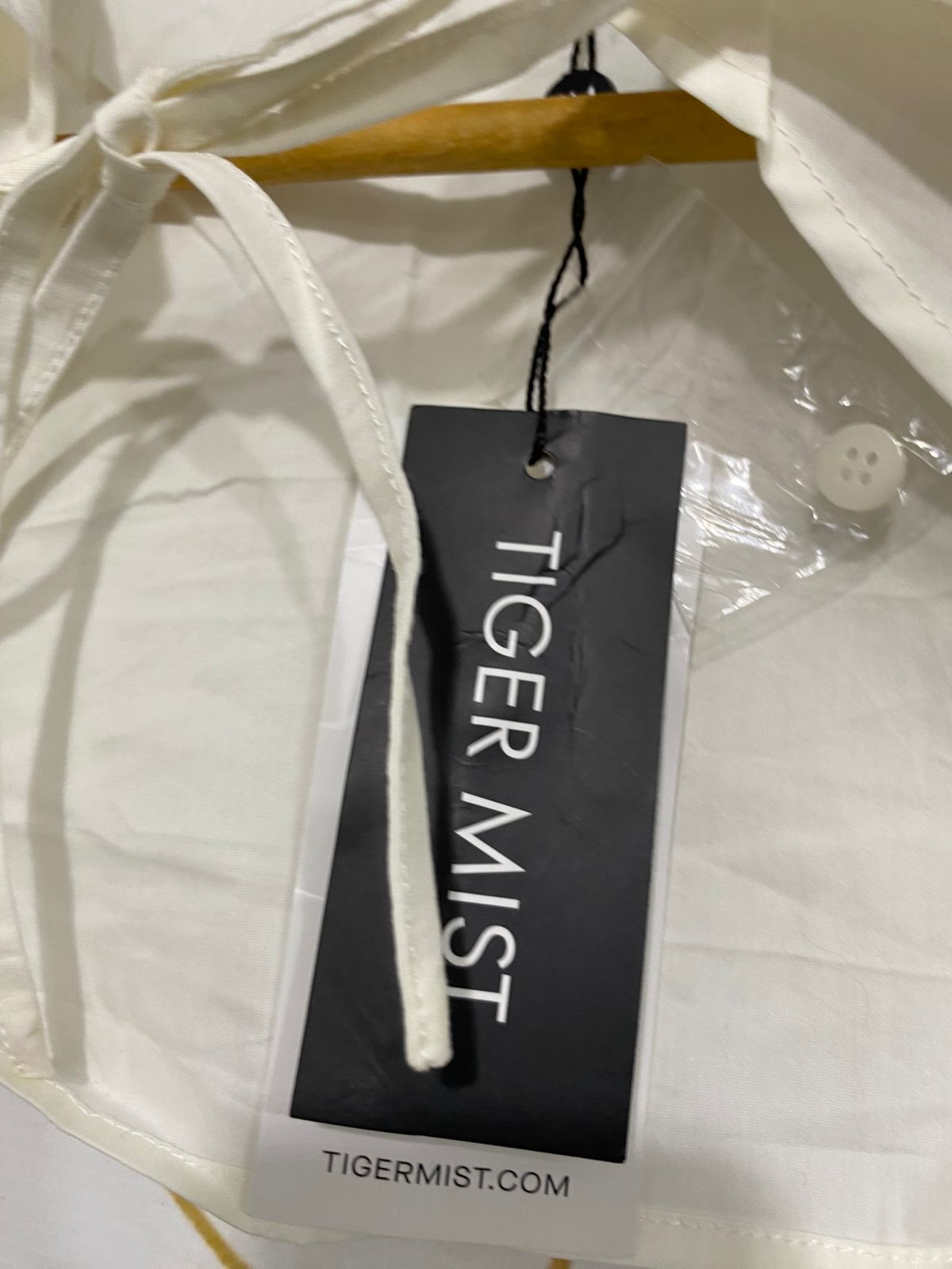 TIGER MIST |M| BUST 16| A30| WHITE COLLARED BOLERO SHrug LONG-SLEEVE CROP TOP
