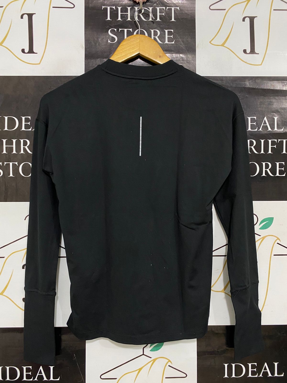 NIKE |XS| BUST 17| A30| RUNNING BLACK LONG-SLEEVE ATHLETIC CREWNECK TOP