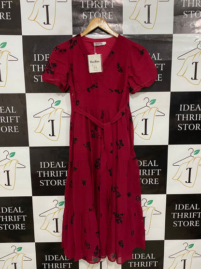 ONH ONH |L| BUST 17| A30| MAGENTA & BLACK FLORAL PRINT V-NECK TIERED MIDI DRESS