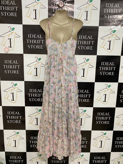 ASTR |S| BUST 15| A30| PASTEL FLORAL V-NECK KNOT-FRONT TIERED MAXI DRESS
