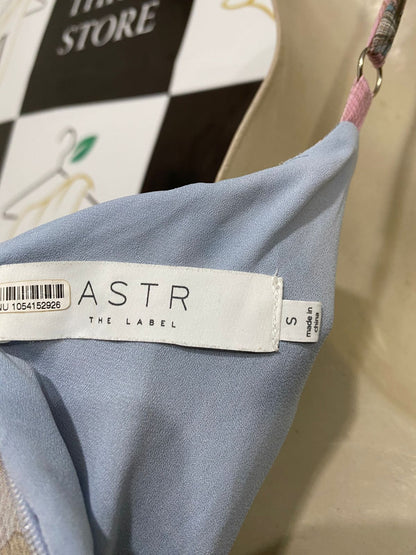 ASTR |S| BUST 15| A30| PASTEL FLORAL V-NECK KNOT-FRONT TIERED MAXI DRESS