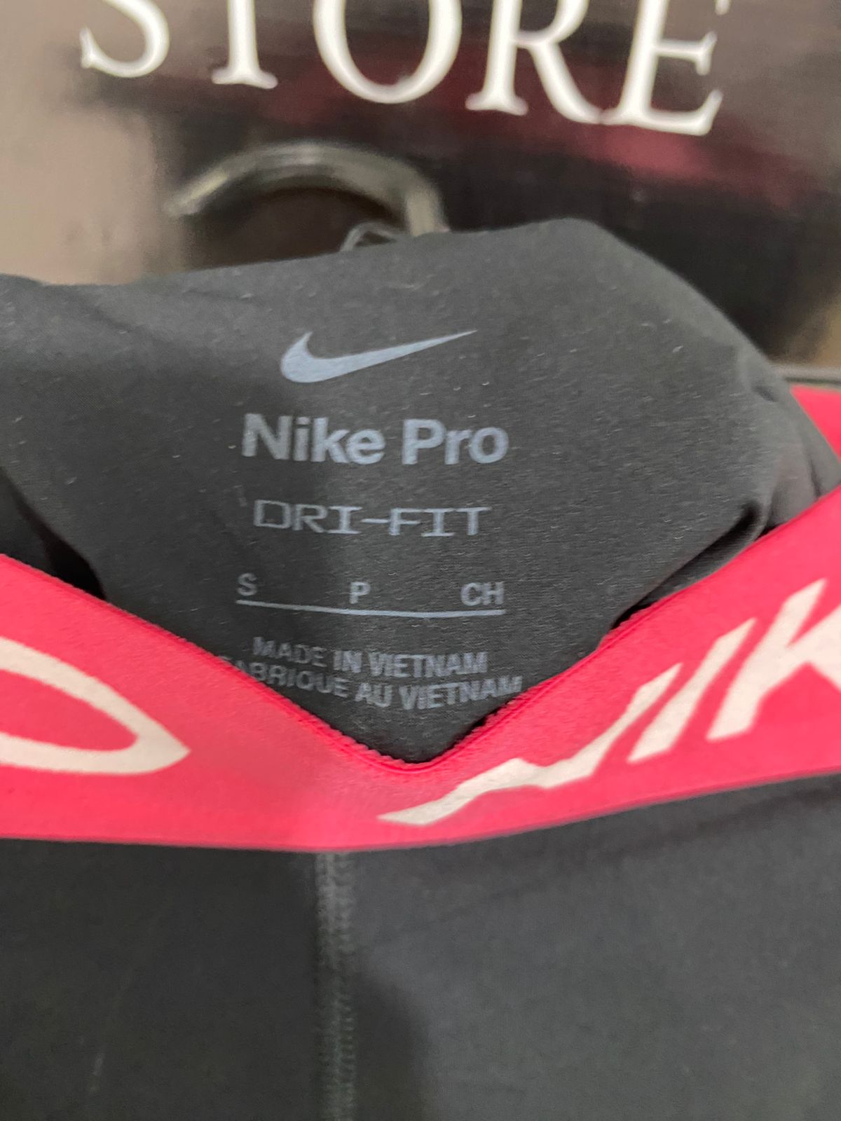 NIKE PRO |S| WAIST 26| A30| BLACK & PINK ATHLETIC COMPRESSION SHORTS