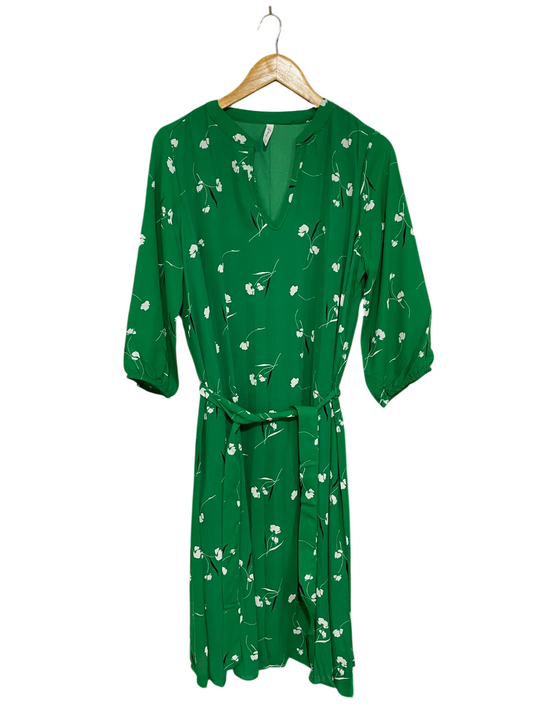 & ME |M| BUST 19| A31| GREEN FLORAL V-NECK TIE-WAIST MIDI DRESS