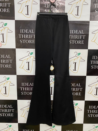 PRETTYLITTLE THING |XS| WAIST 20| A31| BLACK HIGH-WAISTED FLARED PANTS