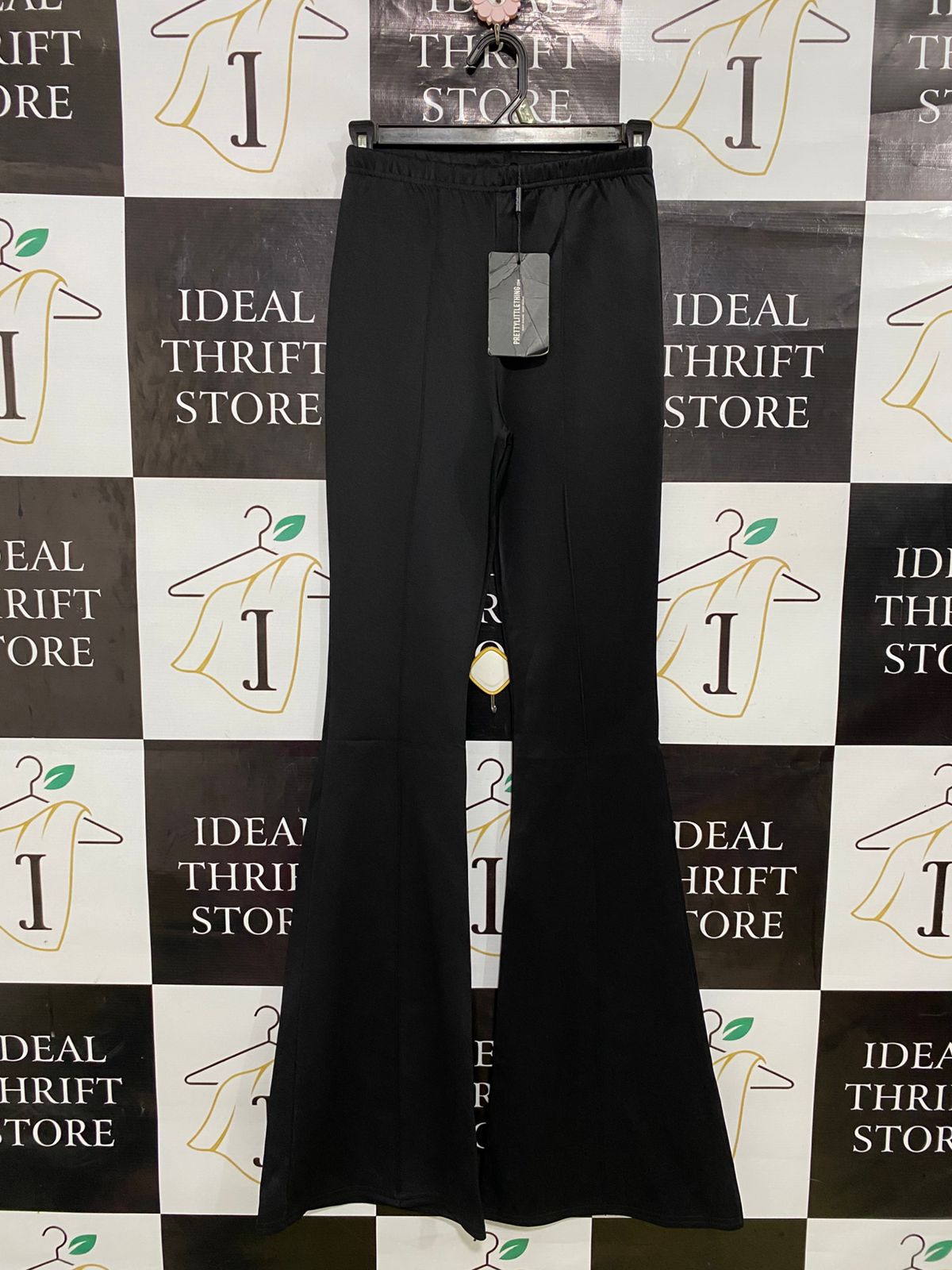 PRETTYLITTLE THING |XS| WAIST 20| A31| BLACK HIGH-WAISTED FLARED PANTS