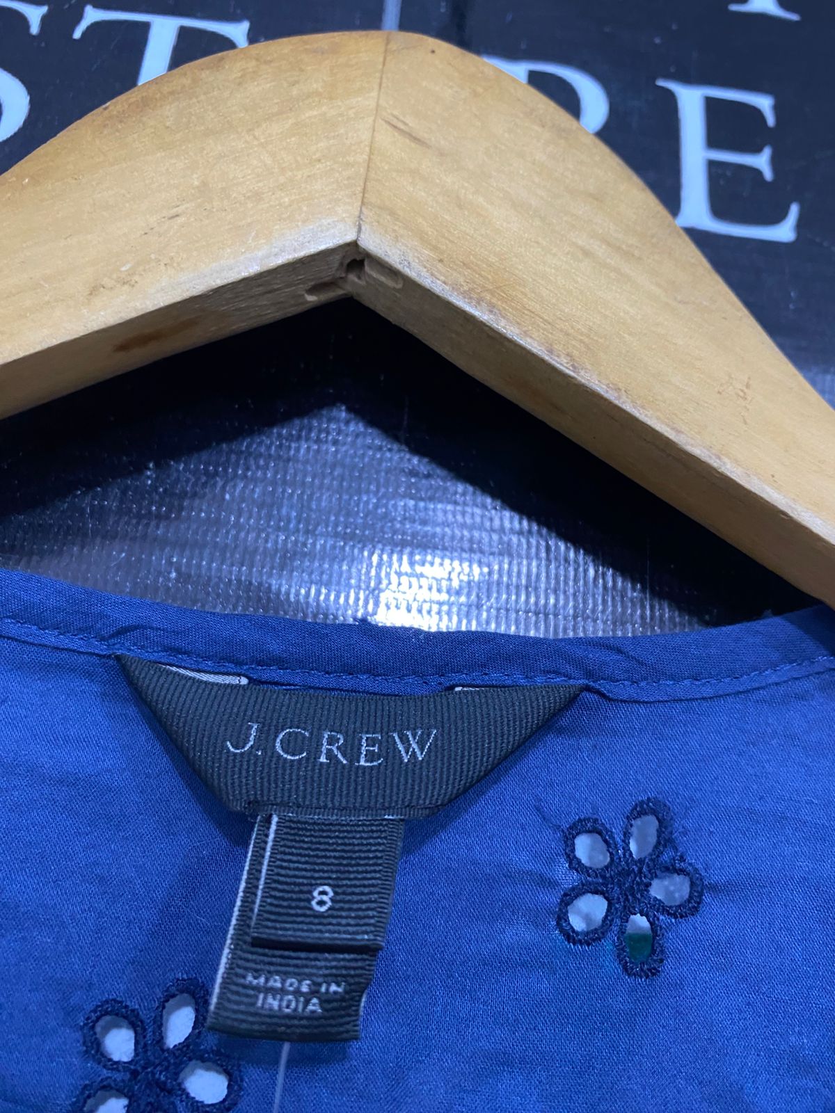 J CREW |S| BUST 20| A31| BLUE EYELET EMBROIDERY RUFFLE-TRIM BLOUSE