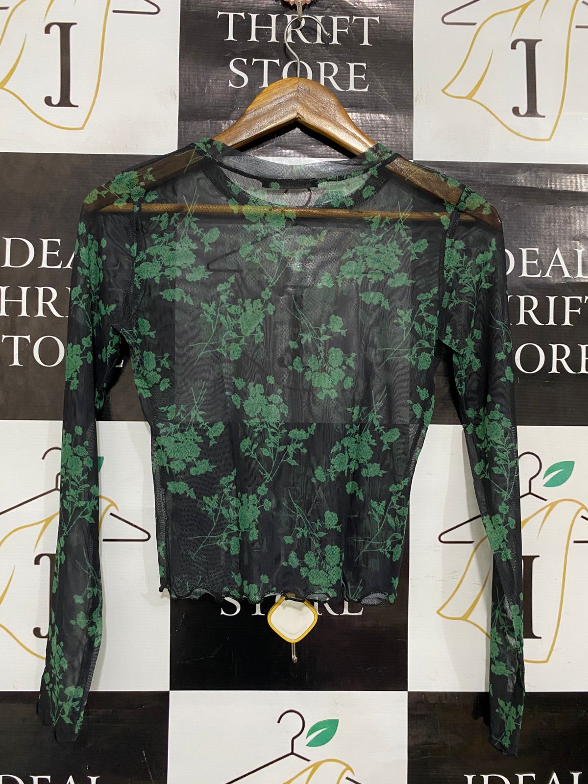 VERTICHE |S| BUST 15| A31| BLACK & GREEN FLORAL MESH LONG-SLEEVE TOP