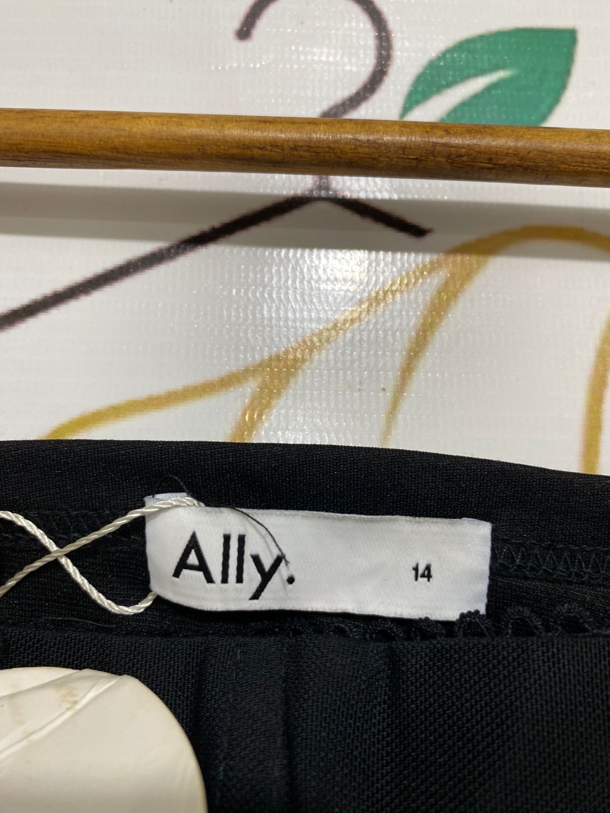 ALLY |S| BUST 15| A31| BLACK SQUARE NECK CORSET-STYLE MESH LONG-SLEEVE CROP TOP
