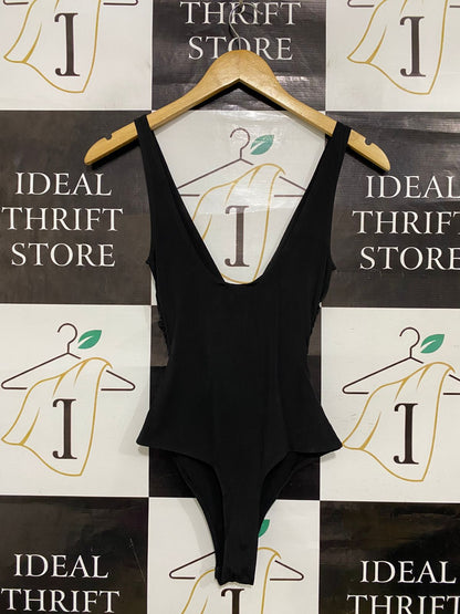 DAZIE |S| BUST 12| A31| BLACK PLUNGING V-NECK RUCHED BODYSUIT