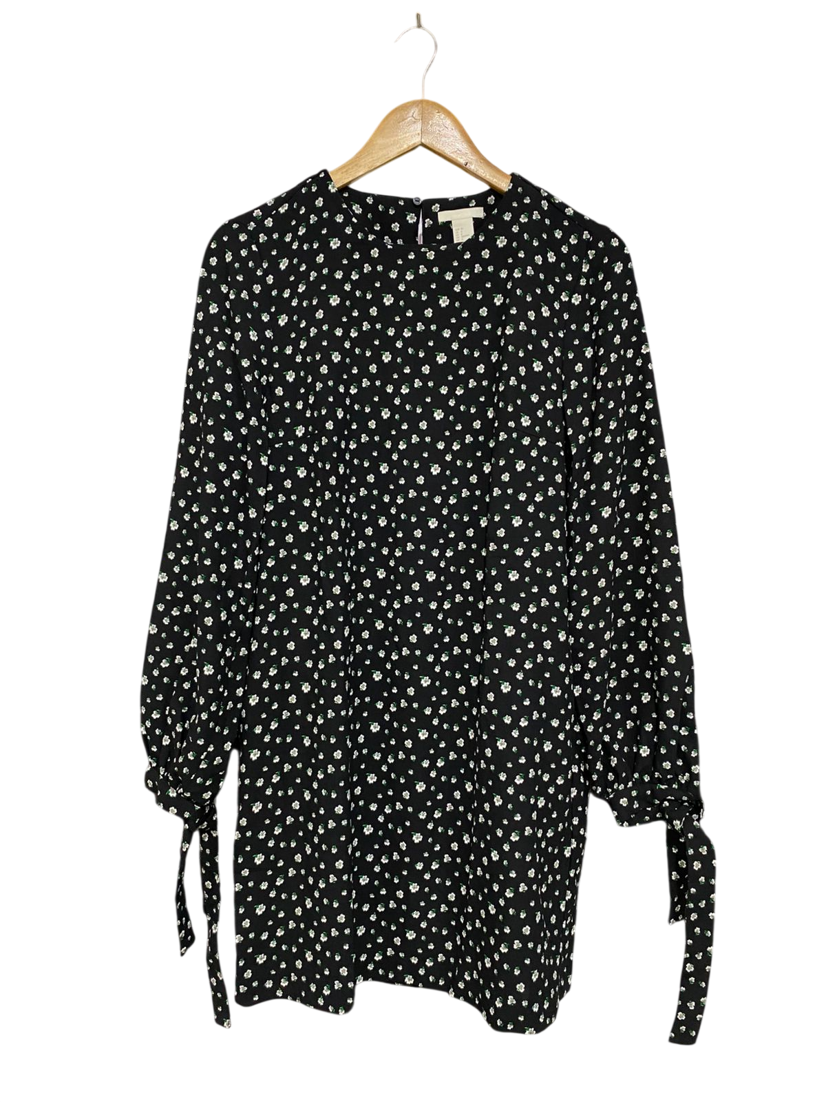 H&M |M| BUST 18| A33| BLACK & WHITE FLORAL CREW-NECK TIE-CUFF LONG-SLEEVE MINI DRESS