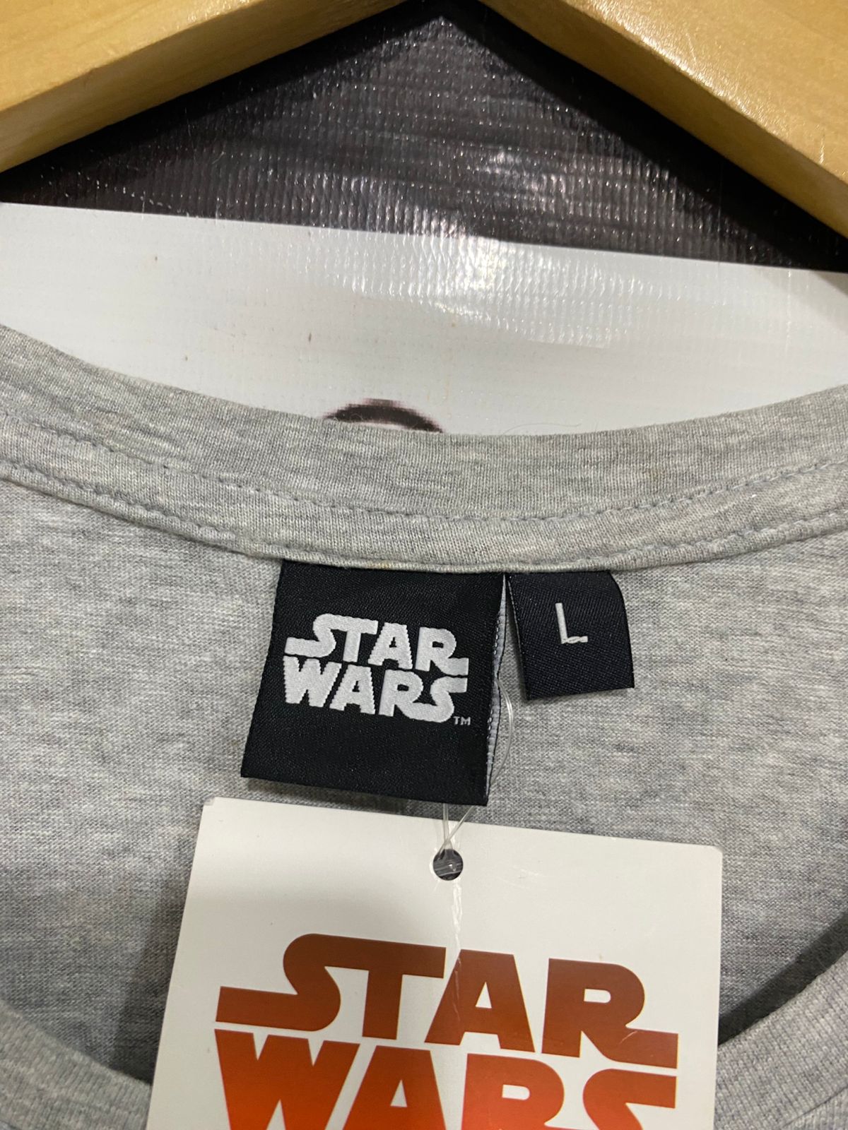 STAR WARS |L| BUST 18| A32| GREY "THE RESISTANCE" GRAPHIC STRIPED-SLEEVE T-SHIRT