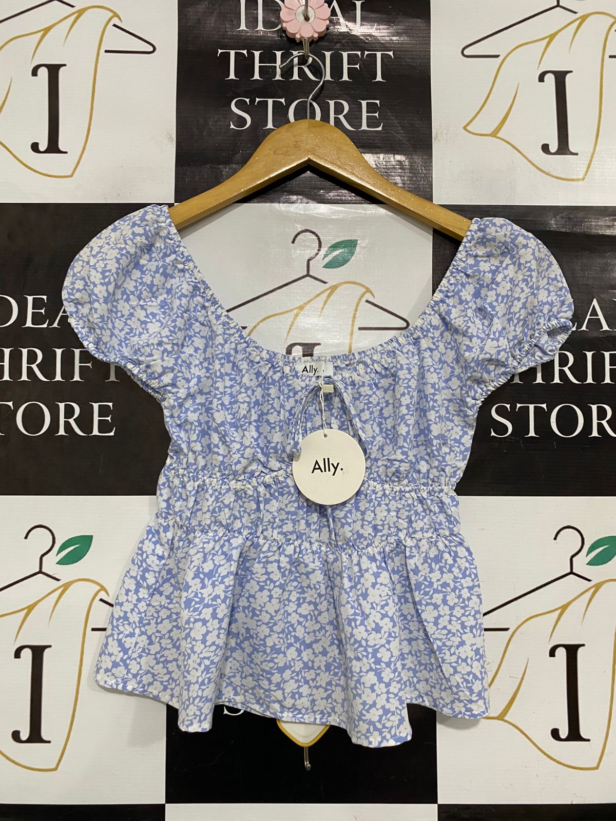 ALLY |S| BUST 13| A32| BLUE & WHITE FLORAL SCOOP-NECK PUFF-SLEEVE PEPLUM TOP