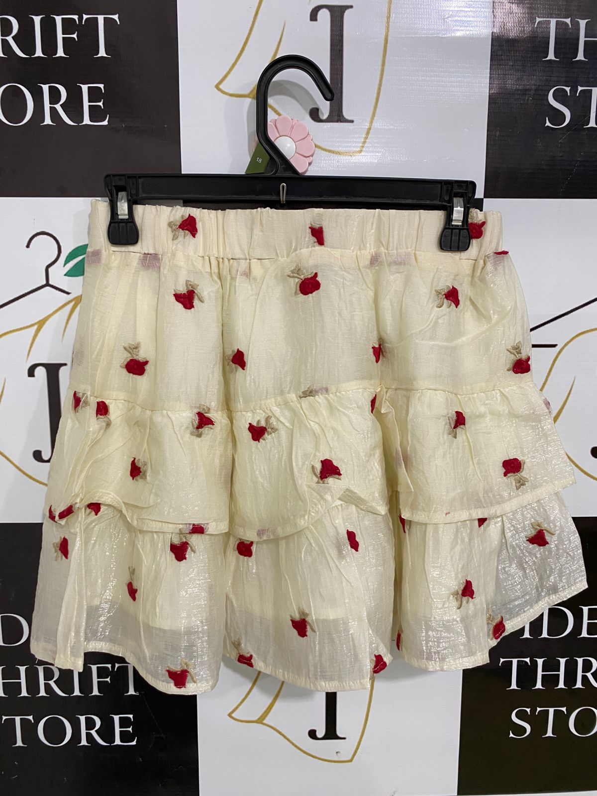 VALLEY GIRL |S| WAIST 26| A32| CREAM & RED FLORAL EMBROIDERED TIERED MINI SKIRT