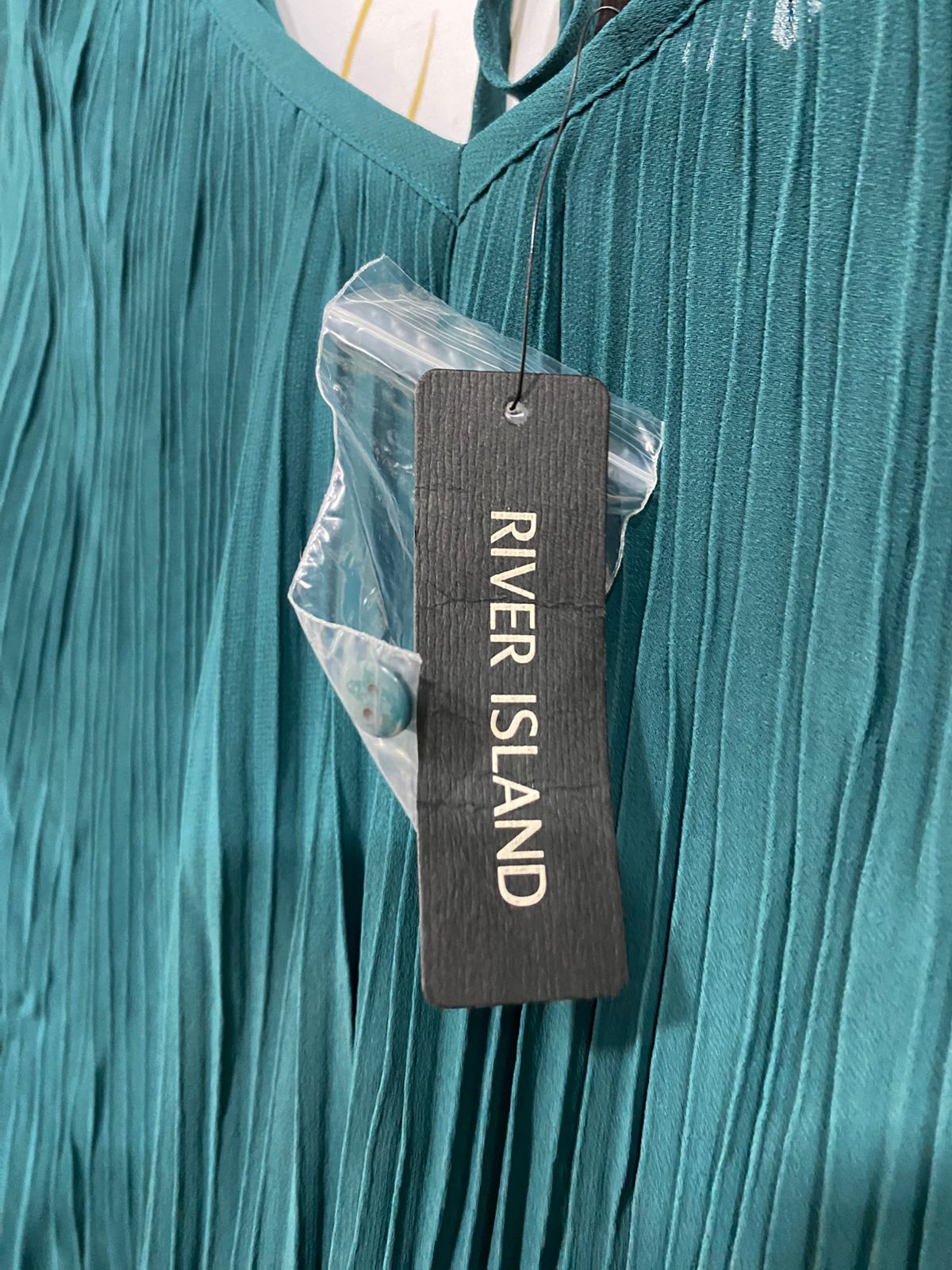 RIVER ISLAND |M| BUST 20| A32| EMERALD GREEN PLEATED TIERED-SLEEVE TIE-BACK BLOUSE