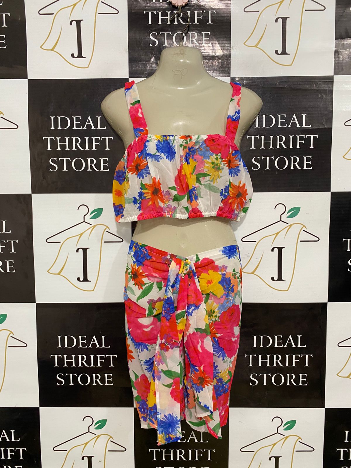 BOOHOO |L| A32| VIBRANT MULTICOLOR FLORAL CROP TOP & TIE-FRONT SARONG SKIRT CO-ORD SET