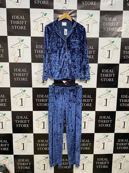 TIME TO SREAM |L| A32| BLUE CRUSHED VELVET PAJAMA-STYLE BUTTON-UP SHIRT & PANTS CO-ORD SET