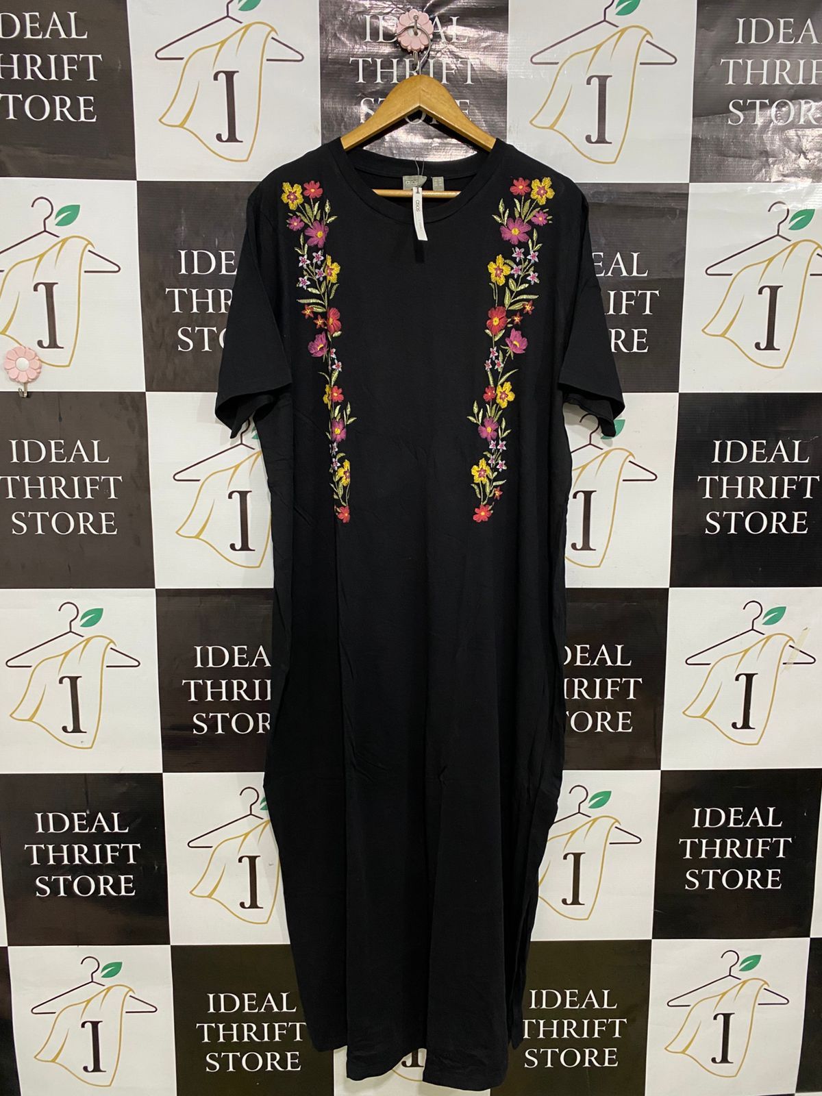 ASOS |L| BUST 26| A32| BLACK FLORAL EMBROIDERED SHORT-SLEEVE T-SHIRT MAXI DRESS