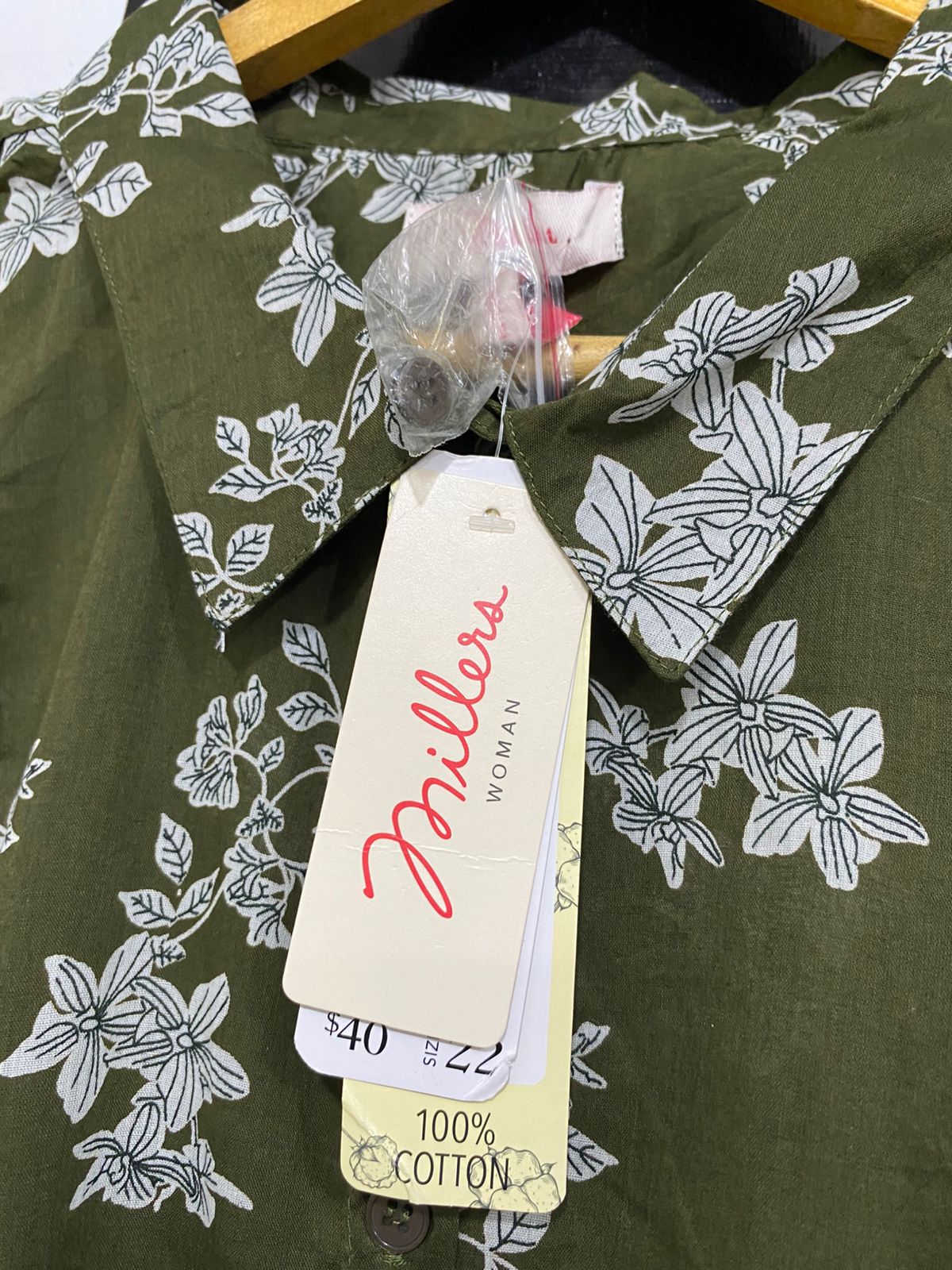 MILLERA |XL| BUST 24| A32| OLIVE GREEN & WHITE FLORAL PRINT BUTTON-UP TUNIC SHIRT