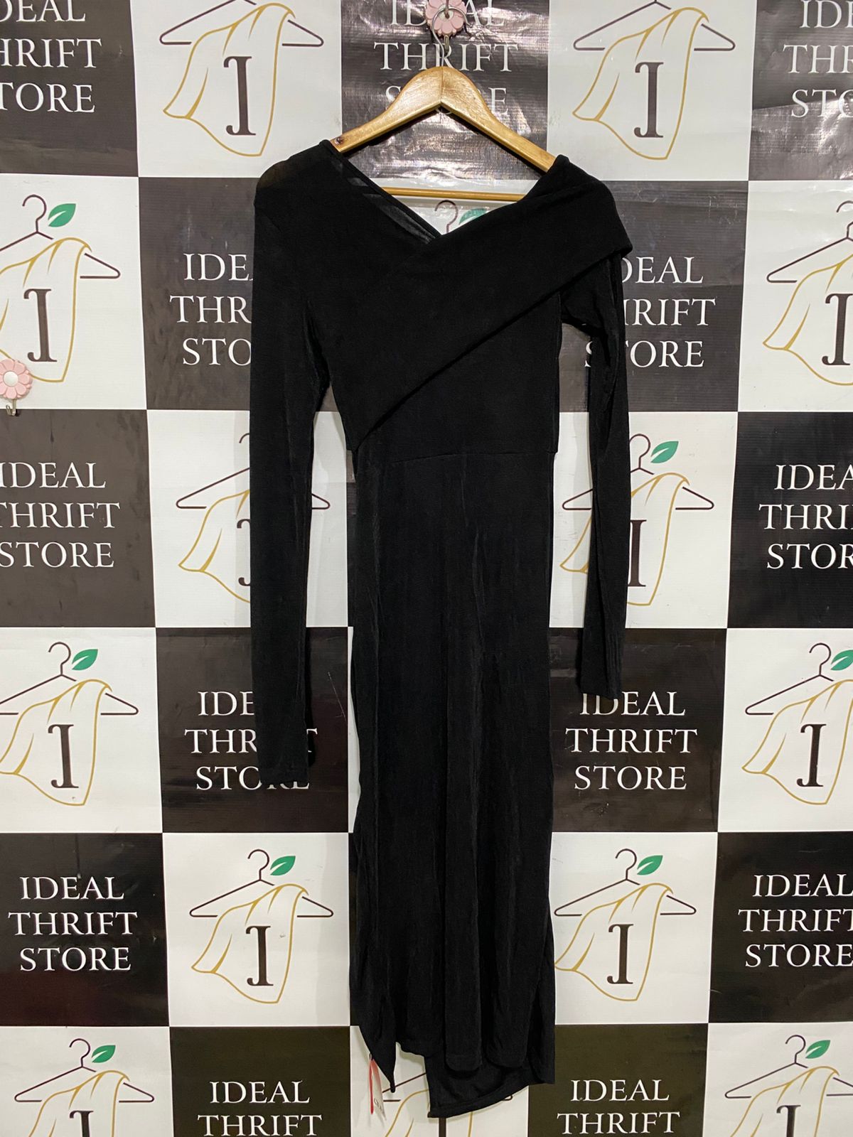 CIDER |M| BUST 14| A32| BLACK CROSSOVER ASYMMETRIC-NECK RUCHED LONG-SLEEVE MIDI DRESS
