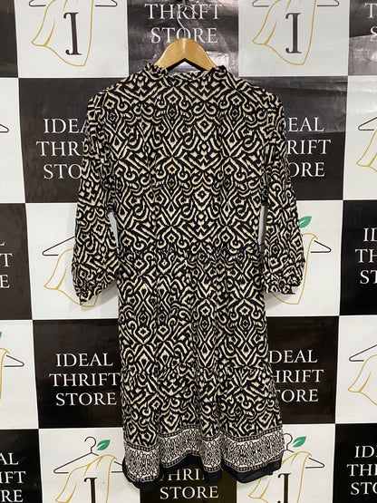 F&F |L| BUST 19| A32| BLACK & BEIGE GEOMETRIC TRIBAL-PRINT V-NECK BELTED MIDI DRESS