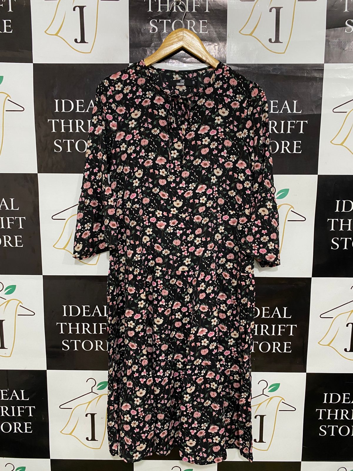 LOVE SUNSHINE |M| BUST 17| A32| BLACK & PINK FLORAL TIE-NECK TIERED MIDI DRESS