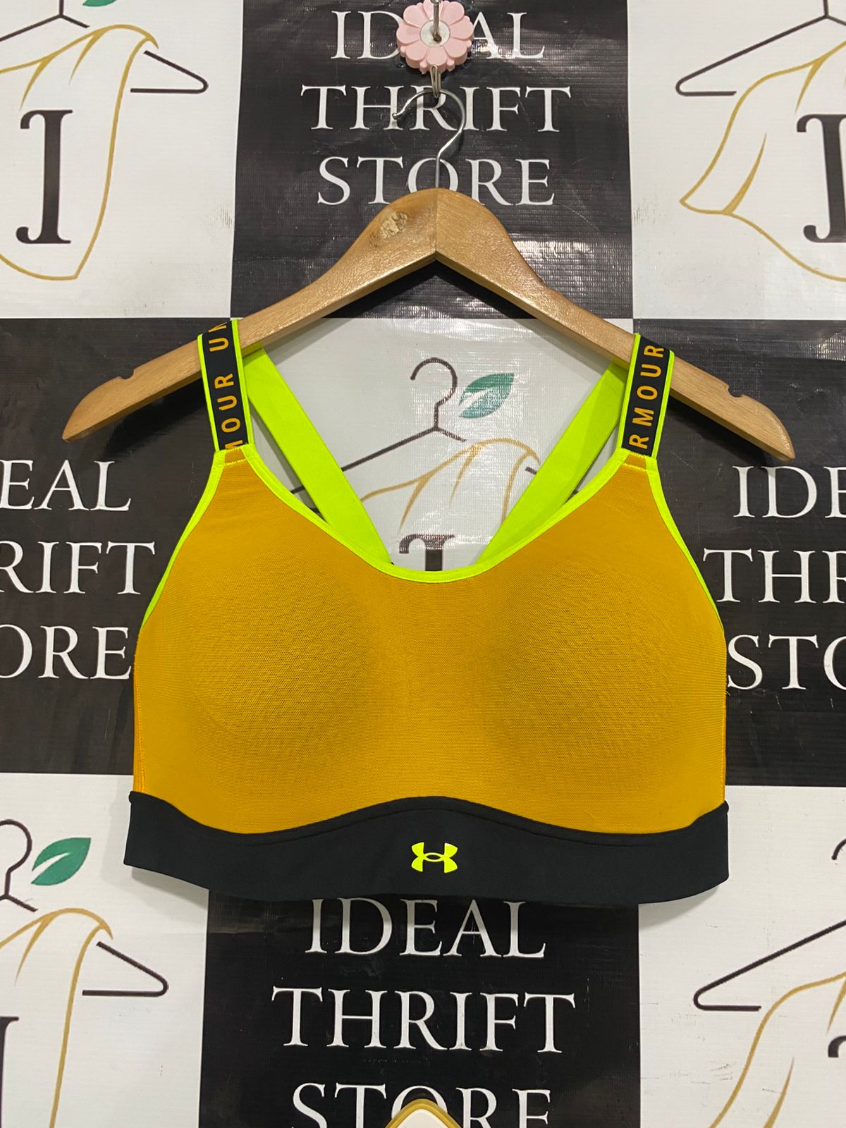 UNDER ARMOUR |XL| BUST 16| A33| MUSTARD YELLOW & BLACK BRANDED-STRAP SPORTS BRA