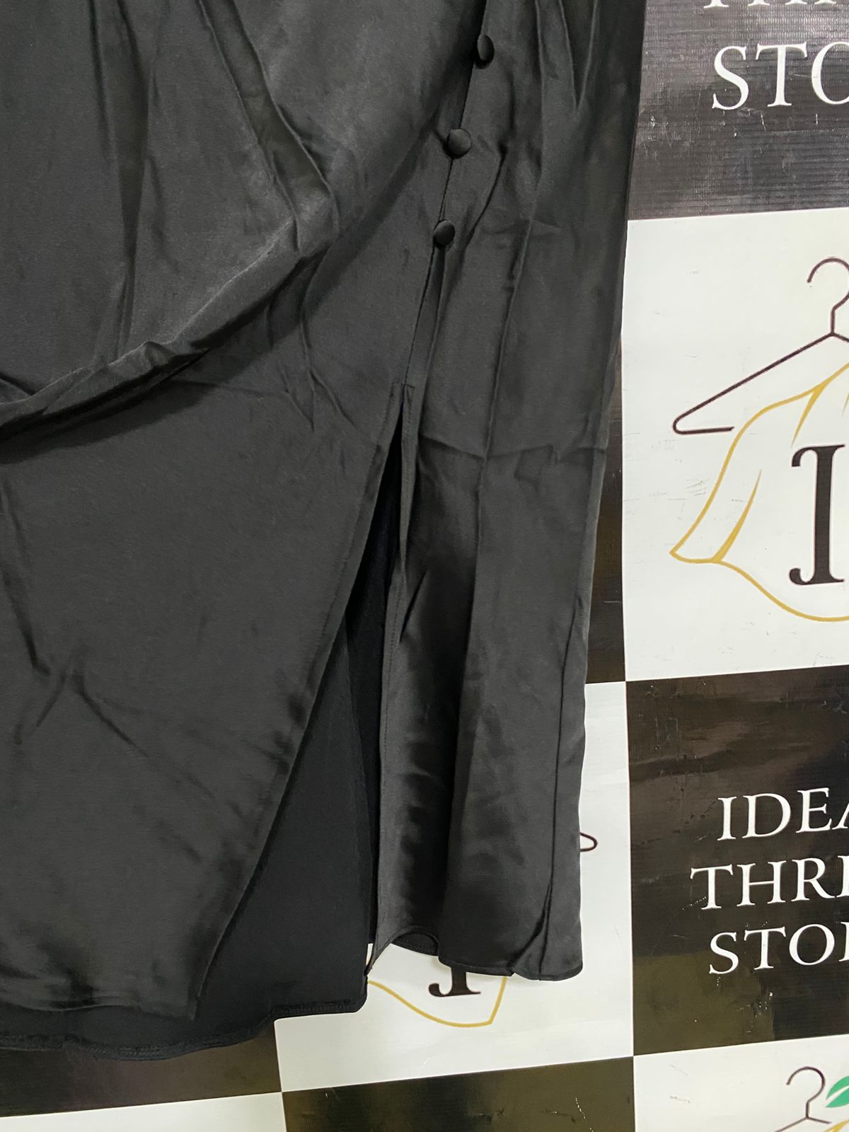 LIPSY |S| WAIST 26| A33| BLACK SATIN BUTTON-ACCENT SLIT MIDI SKIRT
