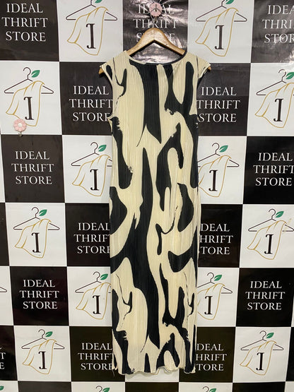 SHEIN |XS| BUST 17| A33| BLACK & CREAM ABSTRACT PLEATED SLEEVELESS MIDI DRESS