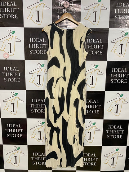 SHEIN |XS| BUST 17| A33| BLACK & CREAM ABSTRACT PLEATED SLEEVELESS MIDI DRESS