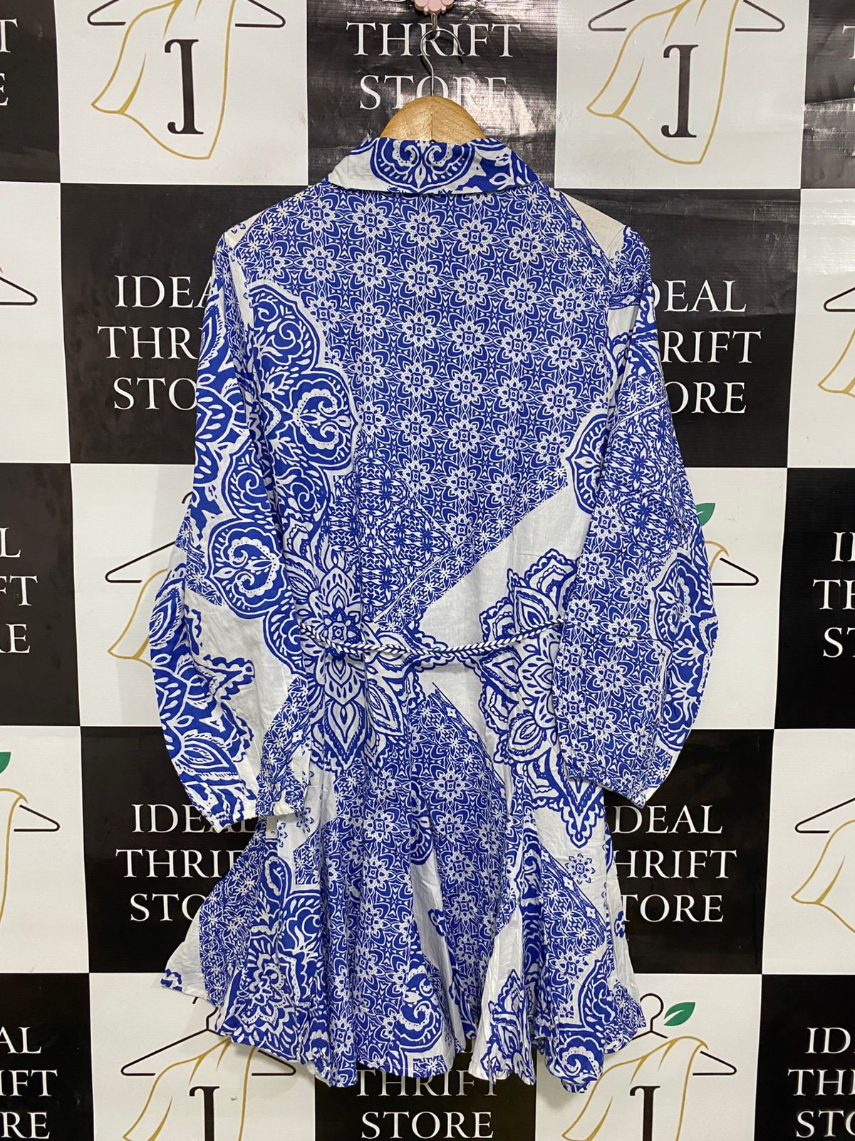 R & B |L| BUST 20| A33| BLUE & WHITE PAISLEY PRINT TIE-WAIST SHIRT DRESS