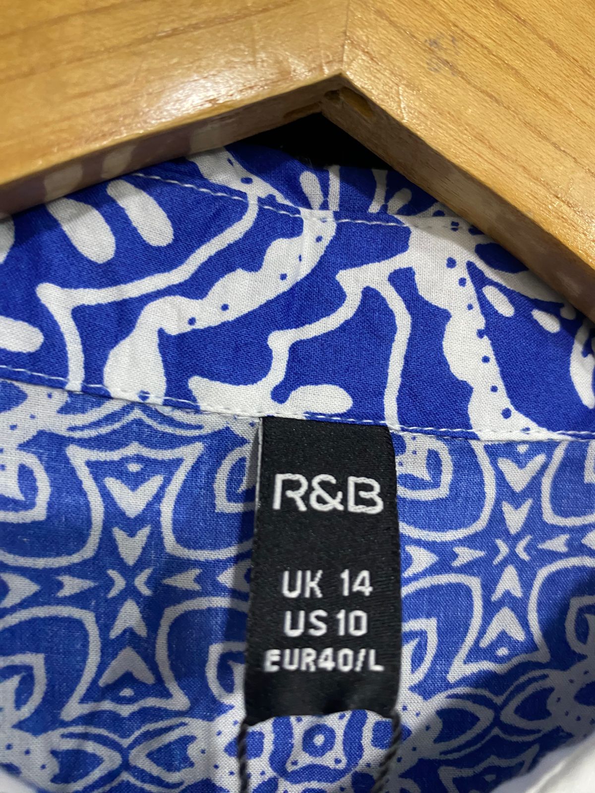 R & B |L| BUST 20| A33| BLUE & WHITE PAISLEY PRINT TIE-WAIST SHIRT DRESS