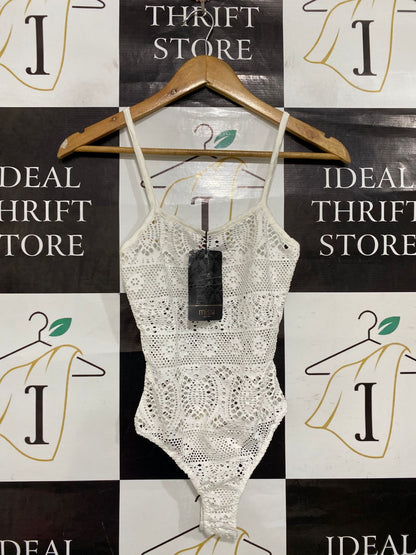 MISSI LONDON |XS| BUST 12| A34| WHITE LACE CROCHET SPAGHETTI-STRAP BODYSUIT