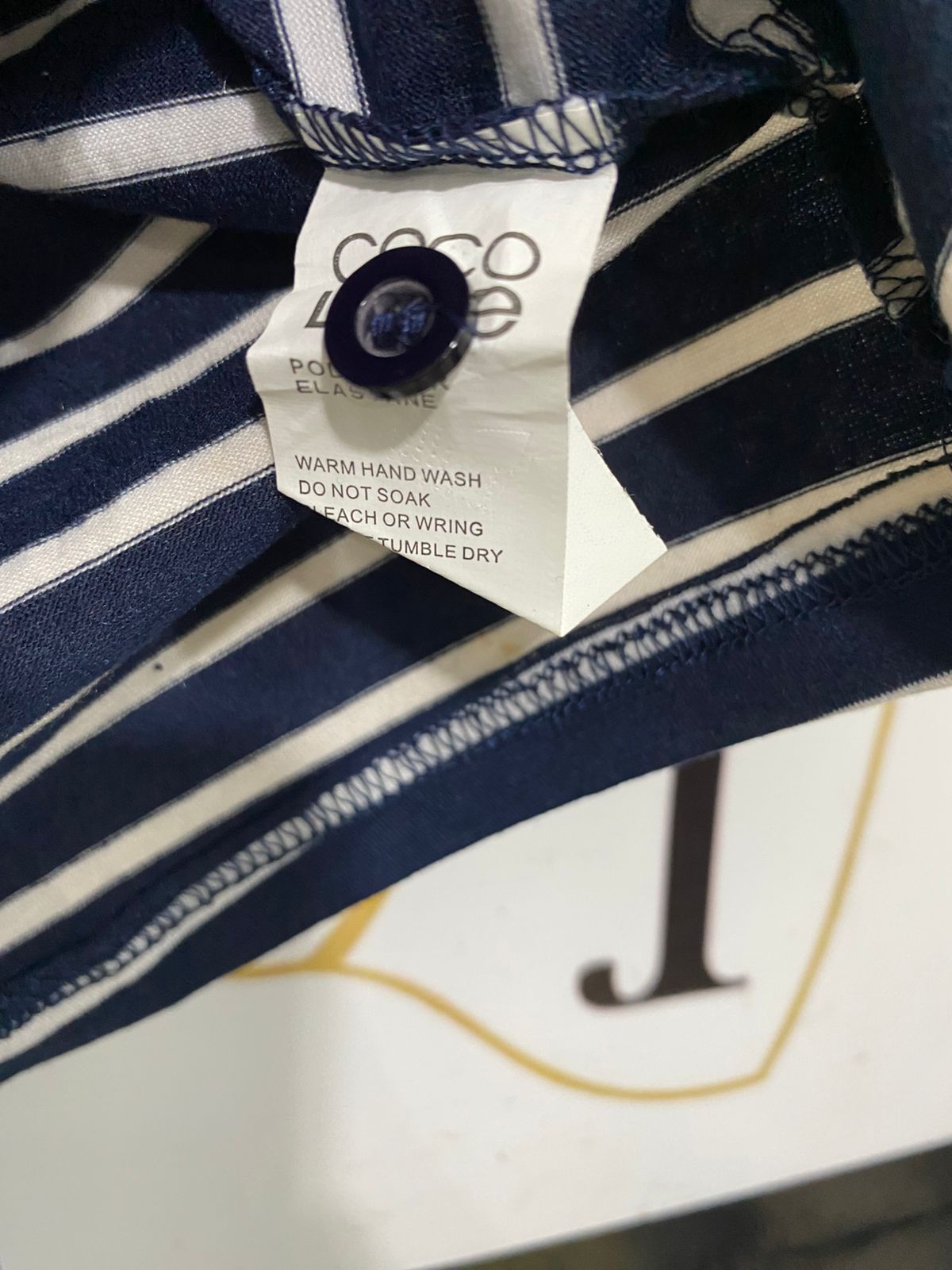 COCOLATTE |S| BUST 15| A34| NAVY & WHITE STRIPED BUTTON-PLACKET SCOOP-NECK T-SHIRT