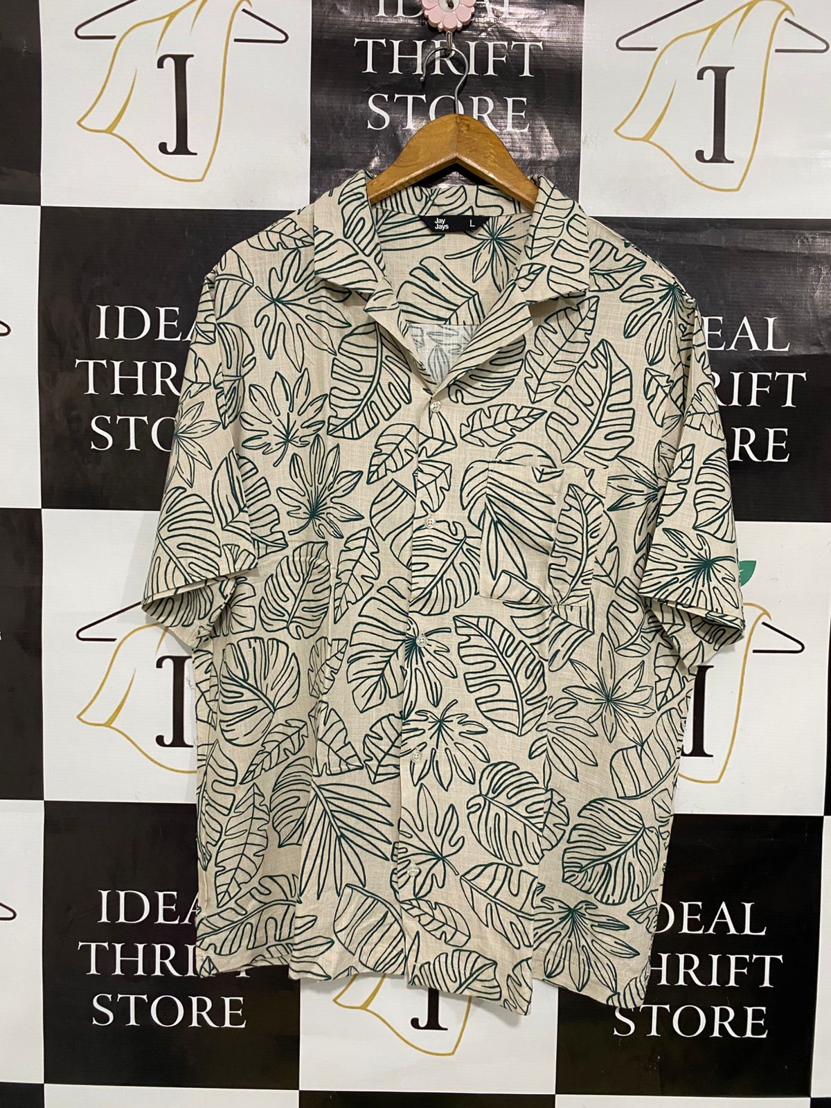 JAY JAYS |L| BUST 23| A34| BEIGE & GREEN TROPICAL LEAF PRINT SHORT-SLEEVE BUTTON-UP SHIRT