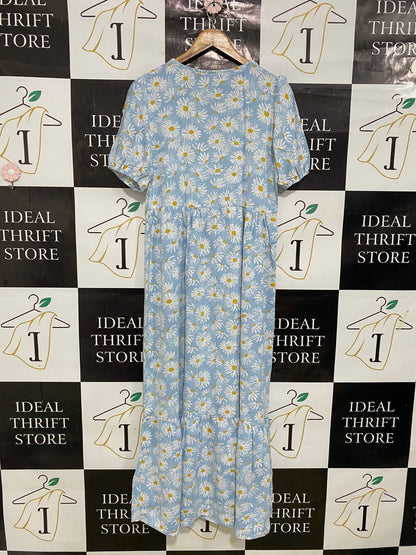 QED LONDON |L| BUST 19| A34| ICE BLUE & WHITE DAISY FLORAL PRINT SHORT-SLEEVE MIDI DRESS